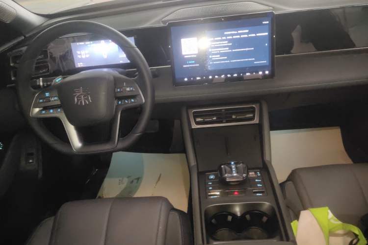 Used BYD Qin L 2025 DM-i Smart Drive 120KM Leading Model