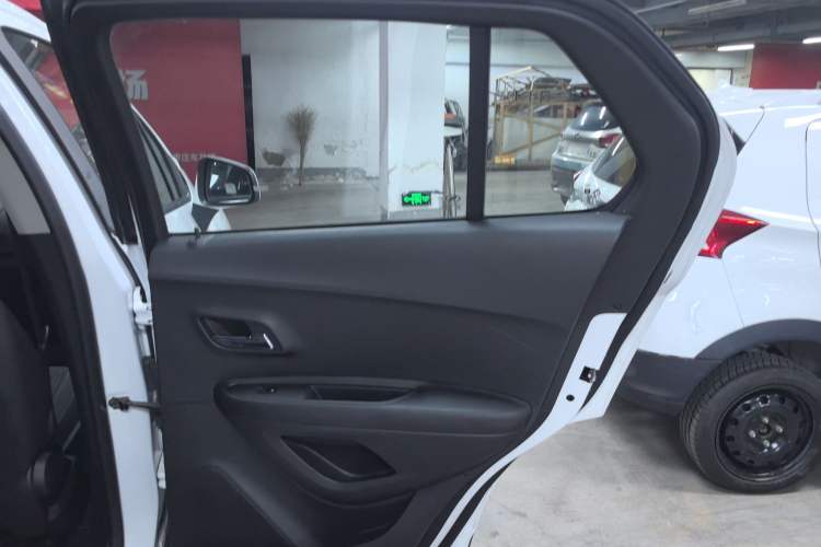 Used Chevrolet Trax 2016 1.4T Automatic Two-Wheel Drive Comfort Version with Sunroof
