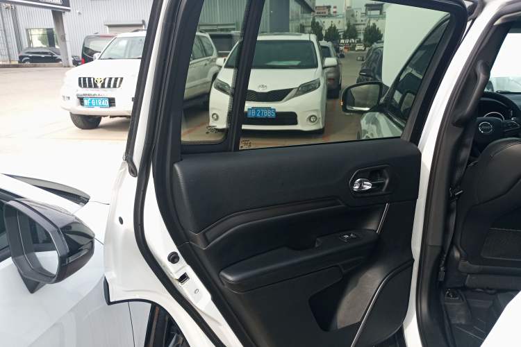 Used  Commander 2018 2.0T Two-Wheel Drive Enjoyment Version China VI Emission Standard
