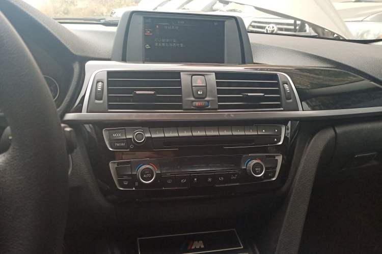 Used BMW 3 Series 2017 320Li Fashion Model
