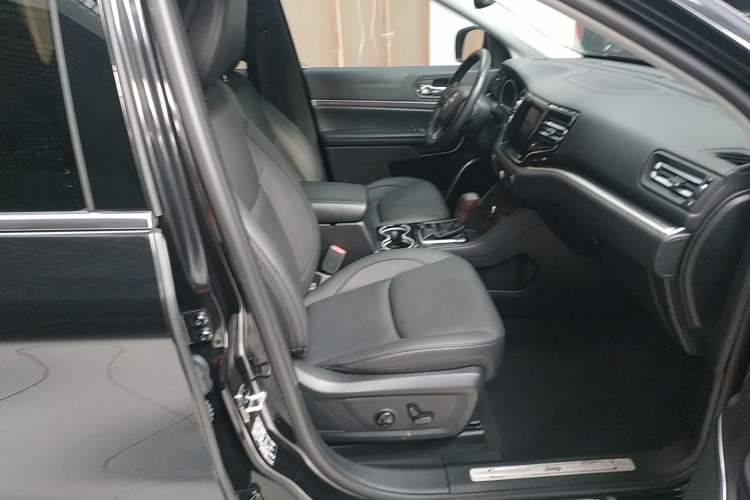 Used  Grand Commander 2018 2.0T Four-Wheel Drive Prestige Edition China V
