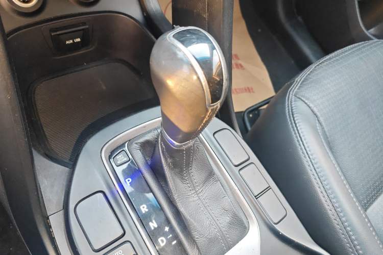 Used Hyundai Santa Fe 2013 2.4L Automatic Two-Wheel Drive Smart Version
