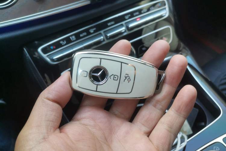 Used Mercedes-Benz E-Class 2016 E 300 L Stylish Model
