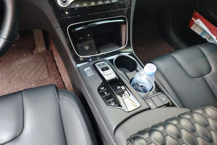 Used Hyundai Santa Fe 2019 380 TGDi DLX Automatic Two-Wheel Drive Prestige Plus Version China VI Standard
