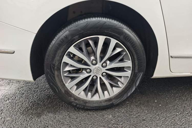 Used Buick GL8 2017 ES 28T Flagship Model China V Standard
