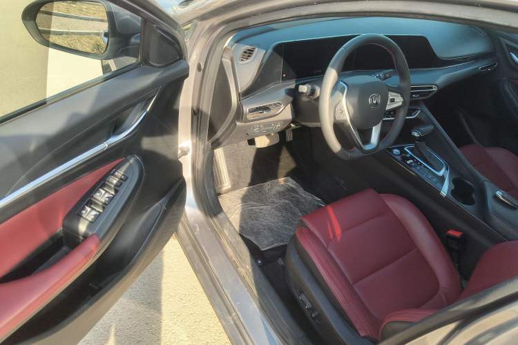 Used Changan Eado 2020 PLUS Blue Whale NE 1.4T GDI DCT Flagship Model
