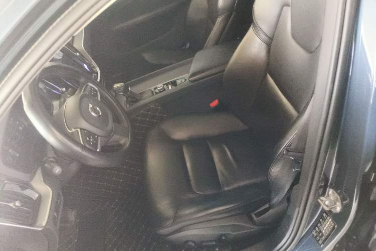 Used Volvo S60 2021 T4 Zhiyi Luxury Edition