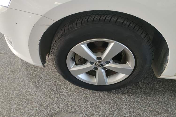 Used Volkswagen Lavida 2013 Revised Classic 1.6L Automatic Fashion Edition