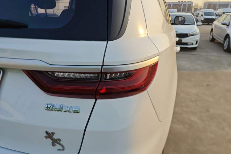 Used Geely Auto Vision X6 2020 1.4T CVT Luxury Edition
