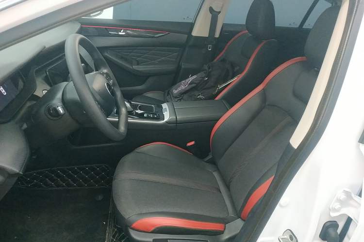 Used Dongfeng Aeolus Yixuan MAX 2023 1.5T Super-Powered Dad Edition
