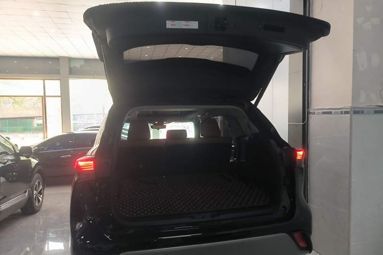 Used Toyota Highlander 2023 2.5L Smart Electric Hybrid Dual-Engine Four-Wheel Drive Prestige Version – 7 Seats
