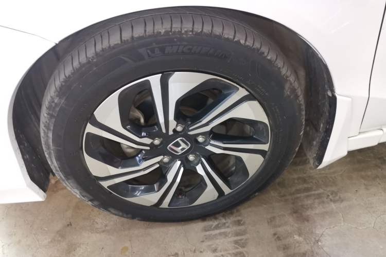 Used Honda Crider 2016 1.8L CVT Luxury Edition
