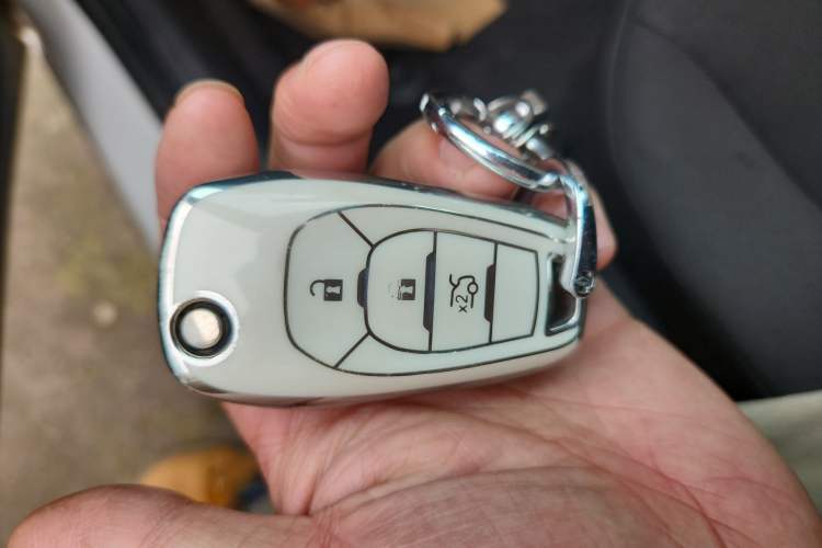 Used Chevrolet Cruze 2017 1.5L Automatic Pioneer Sunroof Edition
