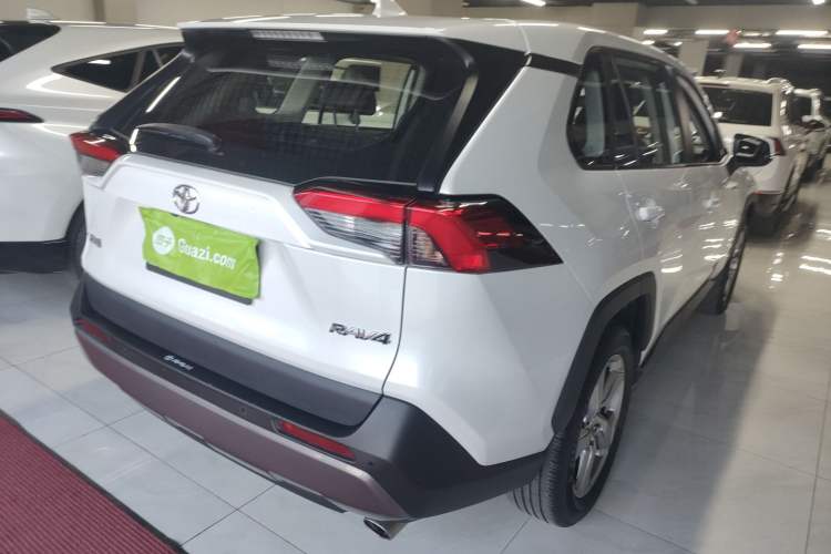 Used Toyota RAV4 2022 2.0L CVT Two-Wheel Drive Fashion Plus Edition
