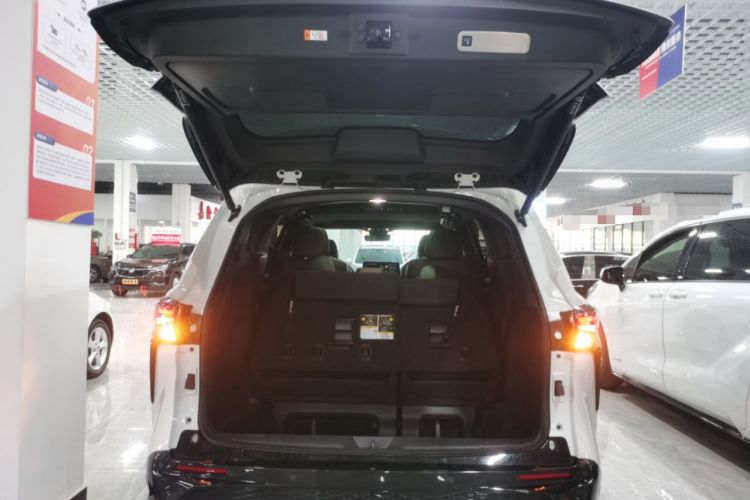 Used Toyota Granvia 2024 2.5L Hybrid Prestige PLUS Edition
