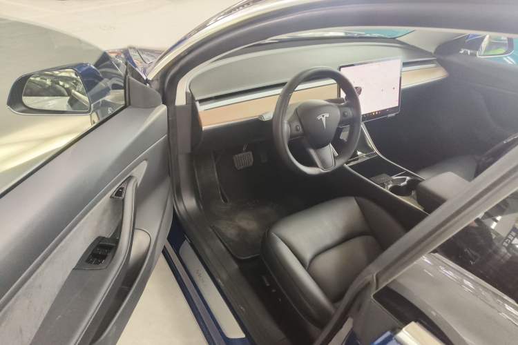 Used Tesla Model 3 2019 Long-Range All-Wheel-Drive Version