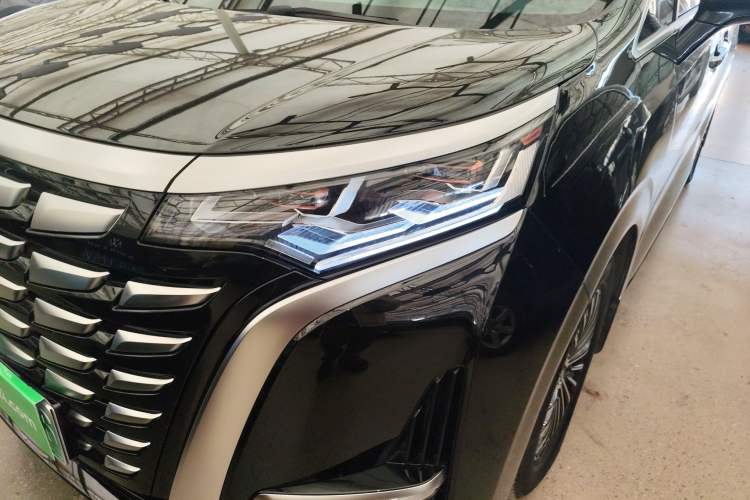 Used Denza D9 2022 DM-i 970 Four-Wheel Drive Prestige Model
