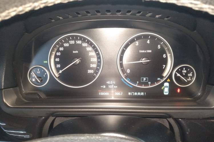 Used BMW 5 Series 2014 520Li Elegant Model
