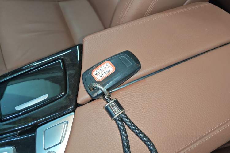 Used BMW 5 Series 2017 525Li Leading Model
