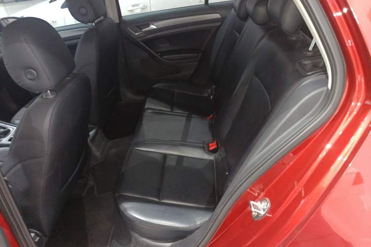 Used Volkswagen Golf 2016 1.6L Automatic Fashion Model