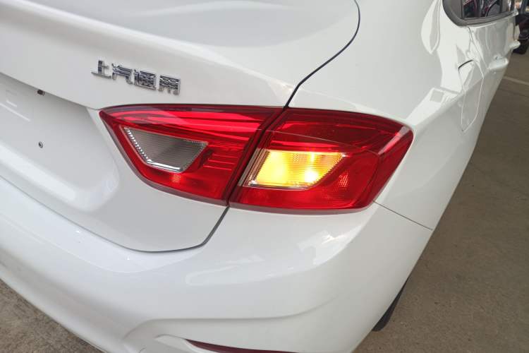 Used Chevrolet Cruze 2018 320 Automatic Pioneer Sunroof Edition
