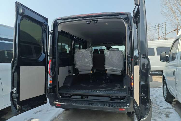 Used Ford Transit T8 2024 T8 2.3T Diesel Automatic Mid-axle Mid-roof 6-Seater Multi-function Version 2/2/2