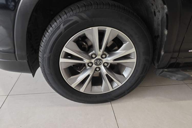 Used Toyota Highlander 2015 2.0T Two-Wheel Drive Elite Edition 7 Seats
