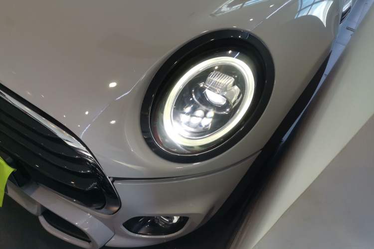 Used  MINI 2019 1.5T COOPER Racing Edition Five-Door Model

