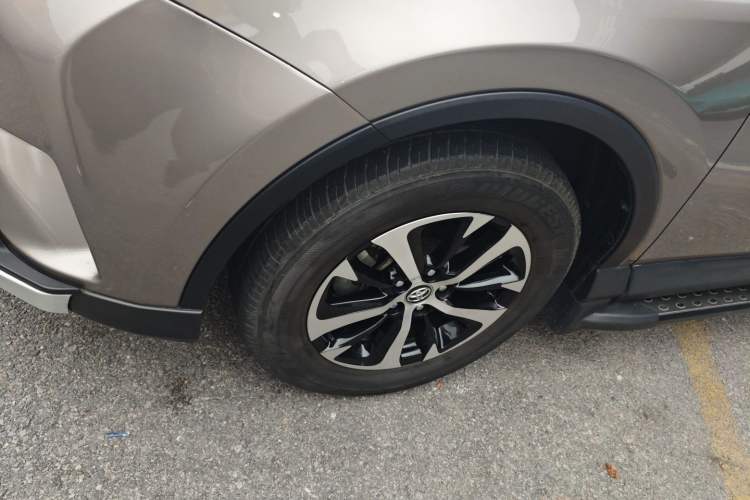 Used Toyota RAV4 2016 2.0L CVT Two-Wheel Drive Fashion Edition China V Standard