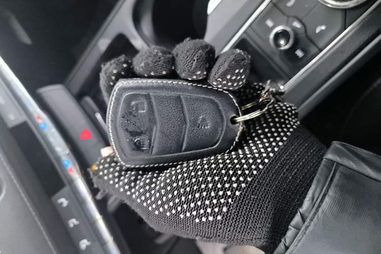 Used Cadillac XT4 2018 28T Two-Wheel Drive Tech Version