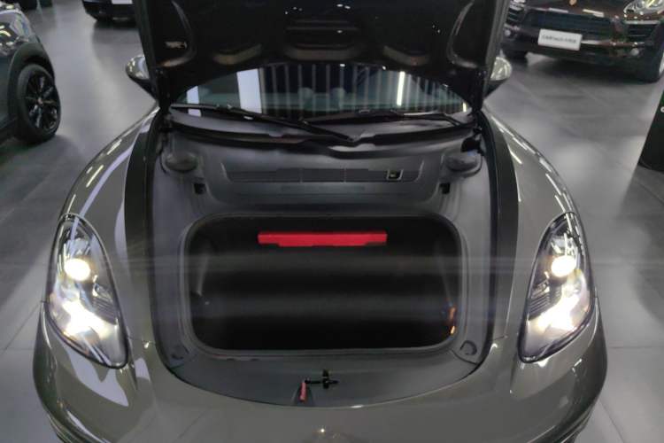 Used Porsche 718 2020 Cayman 2.0T
