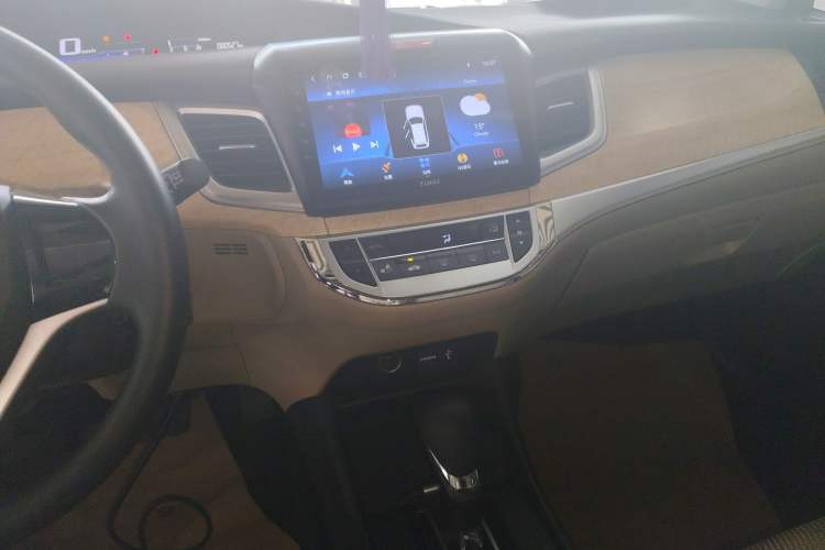 Used Honda Jade 2013 1.8L automatic Comfort version 5 seats
