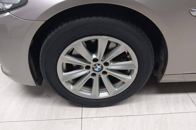 Used BMW 5 Series 2014 520Li Elegant Model
