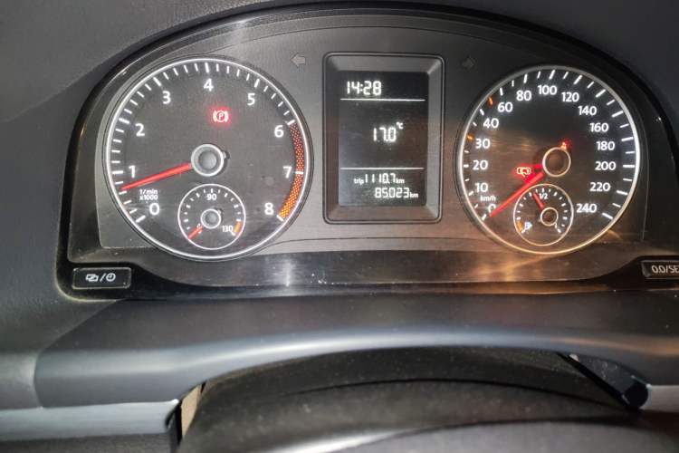 Used Volkswagen Touran 2015 1.4T Manual Fashion Edition 5-Seater
