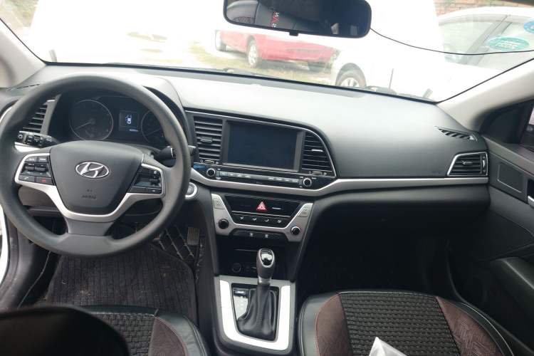 Used Hyundai Elantra 2016 1.6L Automatic ZhiXuan – Elite Version
