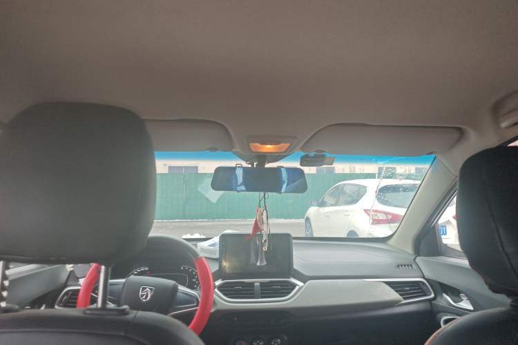 Used Baojun 510 2017 1.5L manual Comfort trim
