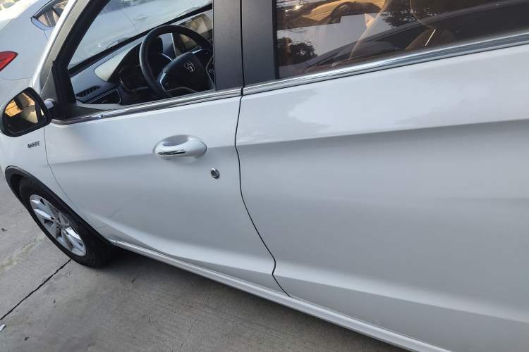 Used Baojun 310W 2017 1.5L Manual Fashion Model China V
