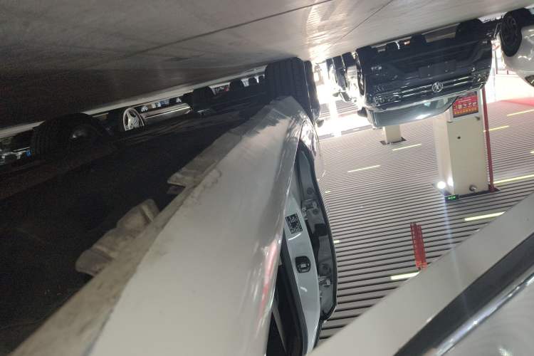 Used Cadillac XTS 2017 28T Elite Model
