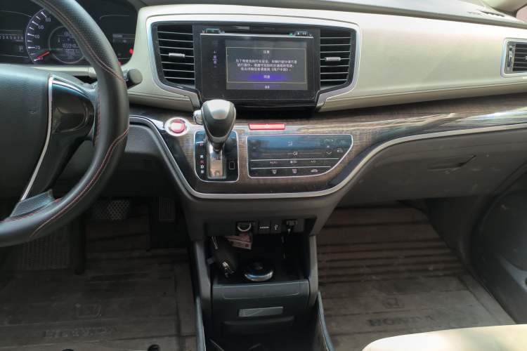 Used Honda Odyssey 2015 Revised 2.4L Luxury Edition
