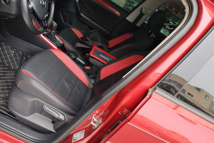 Used Volkswagen T-ROC 2018 280TSI DSG Two-Wheel-Drive Comfort Version China V Standard