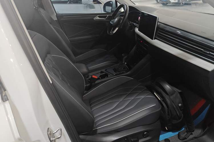 Used Volkswagen Tiguan L 2024 330TSI Automatic Two-Wheel Drive R-Line Enhanced Edition