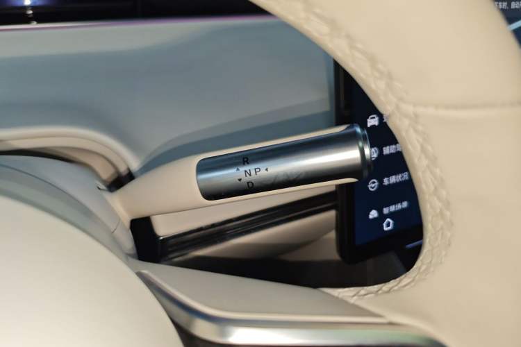 Used Hima Luxeed R7 2024 All-Electric 802 km Max
