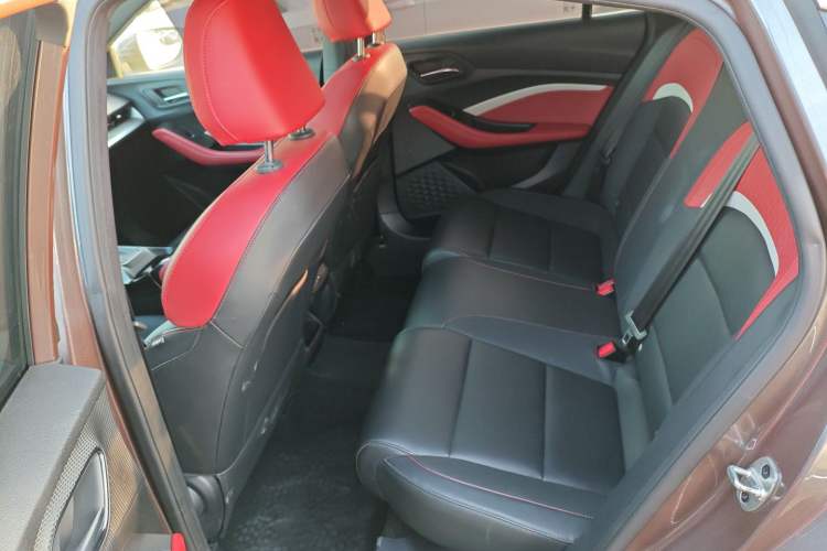 Used MG 5 2021 180 DVVT CVT Youth Luxury Edition
