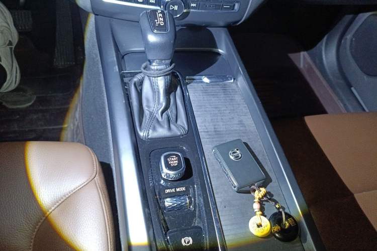 Used Volvo XC60 2020 T5 4x4 Zhiyi Luxury Edition