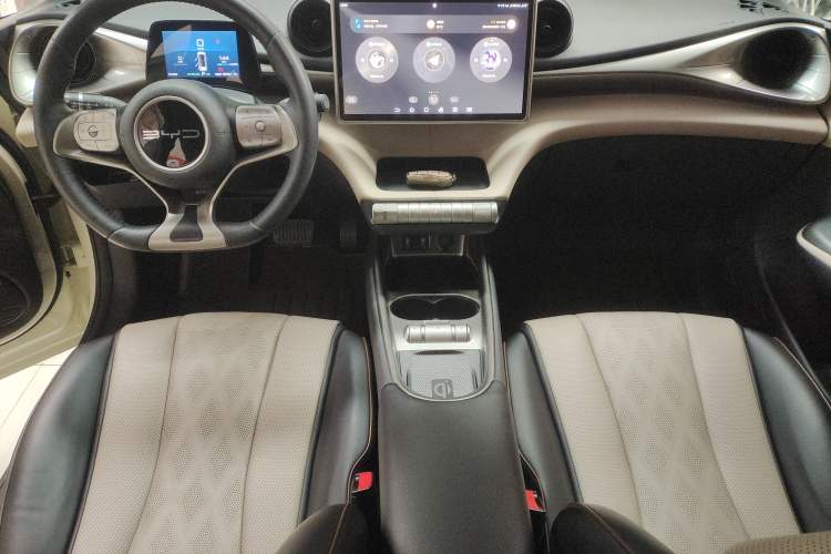 Used BYD Dolphin 2023 420 km Fashion Edition
