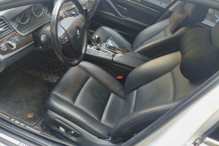 Used BMW 5 Series 2014 525Li Leading Model
