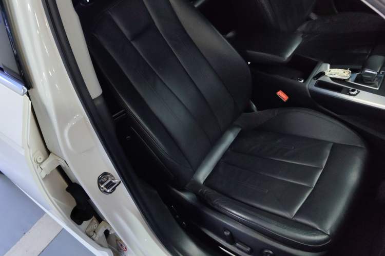 Used Audi A4L 2018 30th Anniversary Edition 40 TFSI Fashion Model
