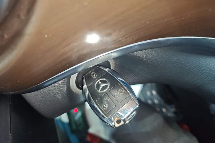 Used Mercedes-Benz V-Class 2021 V 260 L Long Wheelbase Prestige Edition
