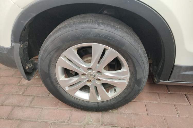 Used Dongfeng Aeolus AX7 2015 2.0L Automatic Zhiyue Version
