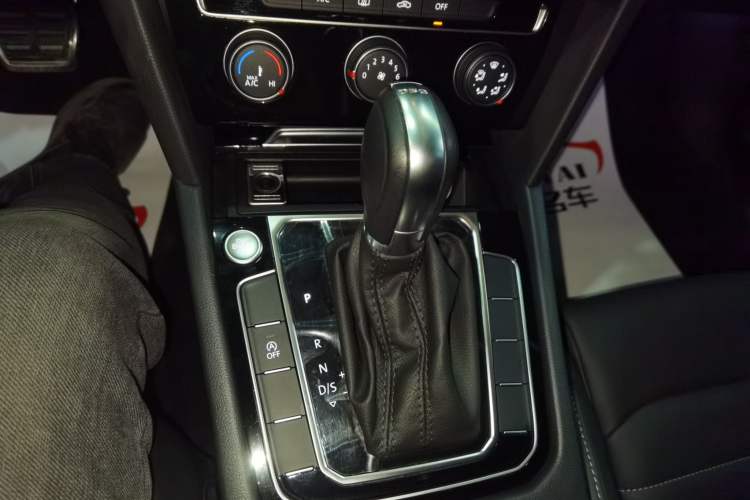 Used Volkswagen Magotan 2025 Zhongxiang Version 280TSI DSG Comfort Edition